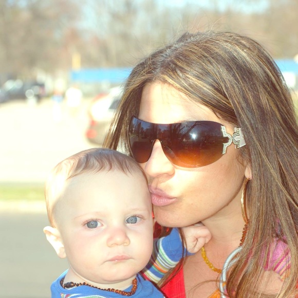 Meet your Posher, Ronnieann - Picture 1 of 2